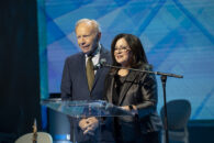 Anita Zucker and Senator Joseph Lieberman presenting at GXUVN Boutique - Comprar localmente Speer Gold Dot 22 WMR (50 rondas) Defensa con cañón corto Canal principal’s 98th annual Hanukkah Dinner.